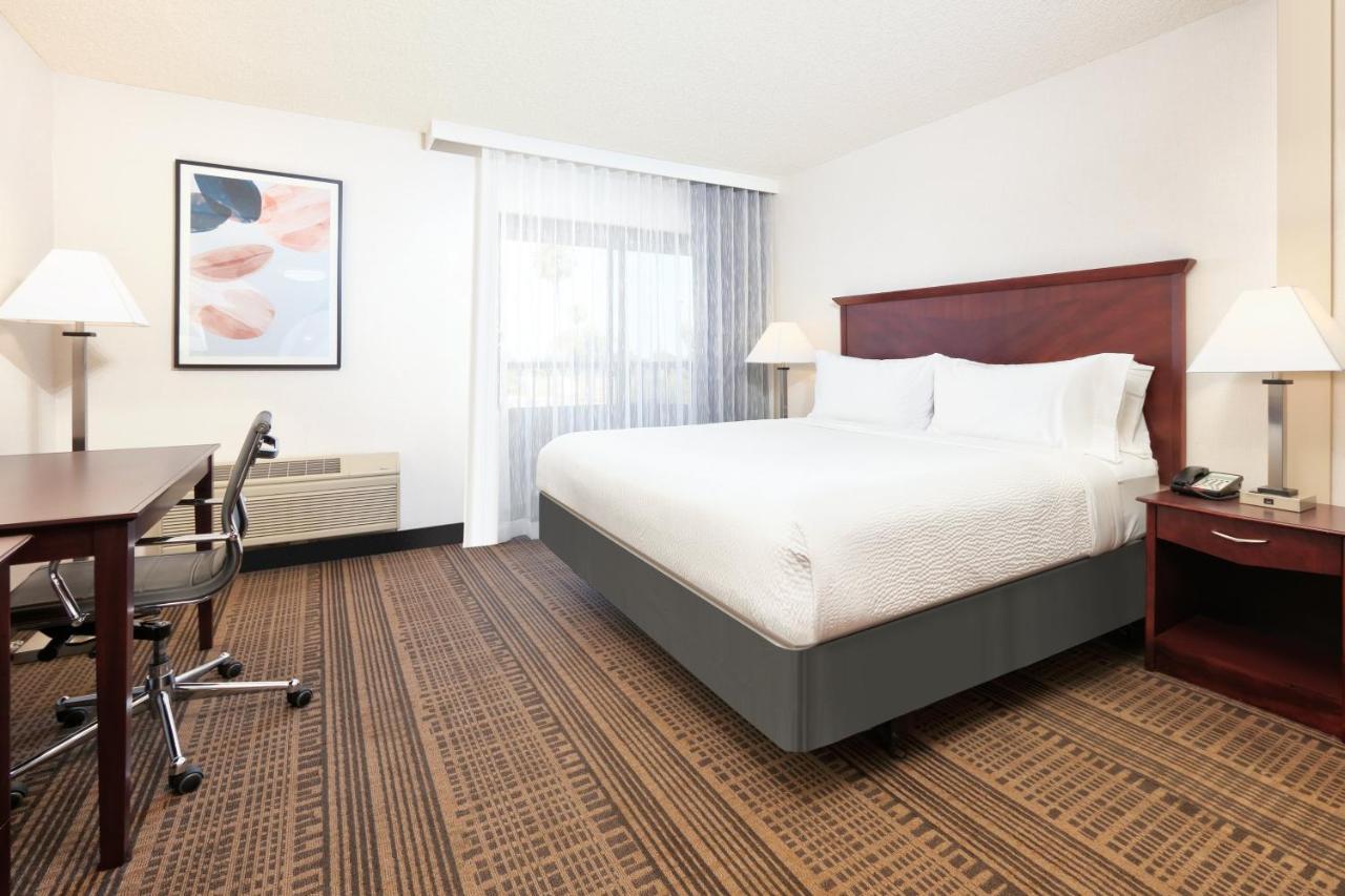 Holiday Inn Hotel&Suites Santa Maria, an IHG Hotel Bagian luar foto