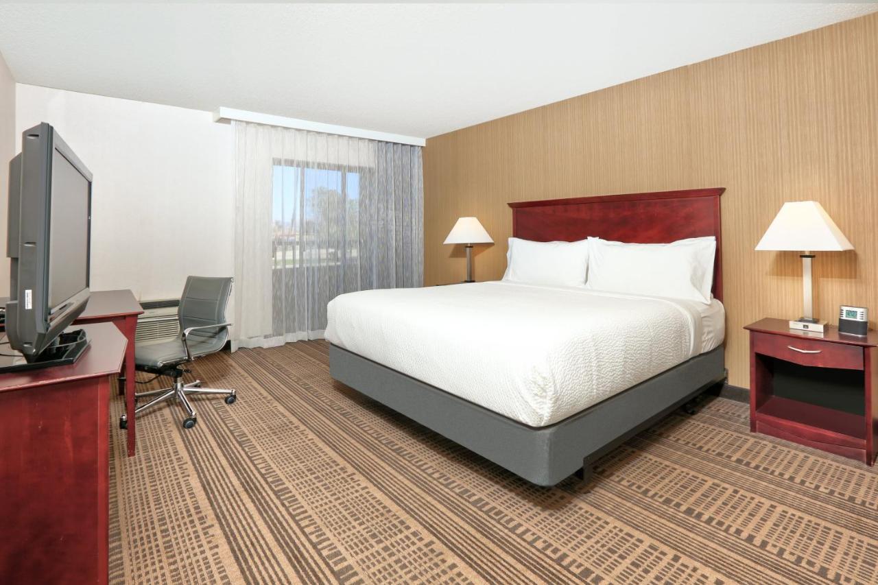 Holiday Inn Hotel&Suites Santa Maria, an IHG Hotel Bagian luar foto